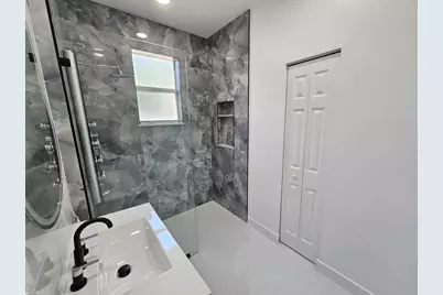 3545 Forest Hill Boulevard, Unit #15, Palm Springs, FL 33406 - Photo 20