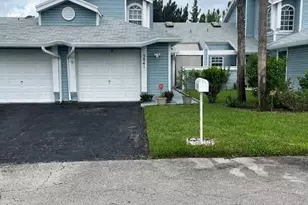 3841 Island Club Cir E, Lake Worth, FL 33462 - Photo 4