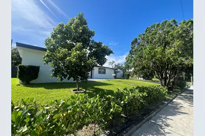 1319 Crest Drive, Lake Worth Beach, FL 33461 - Photo 36