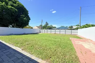 229 Perry Ave, Greenacres, FL 33463 - Photo 10