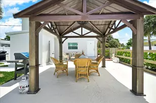 305 Cypress Dr E Unit #1 2 3 4 5, Lake Park, FL 33403 - Photo 22