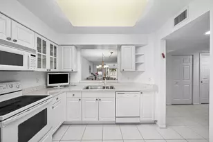 12560 Majesty Cir, Boynton Beach, FL 33437 - Photo 8