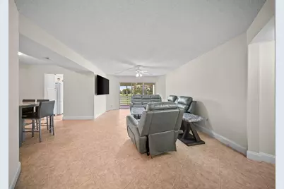 3959 Via Poinciana, Unit #203, Lake Worth, FL 33467 - Photo 4