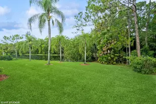18798 SE Old Trail Dr W, Jupiter, FL 33478 - Photo 4