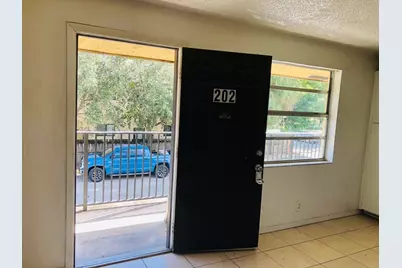 1740 2nd Avenue, Unit #202, Lake Worth Beach, FL 33460 - Photo 4