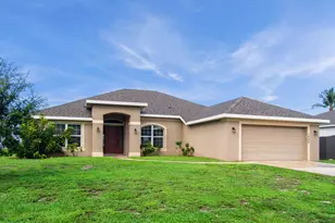 1898 SW Monterrey Ln, Port Saint Lucie, FL 34953 - Photo 2