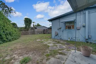864 Caroline Ave, West Palm Beach, FL 33413 - Photo 24