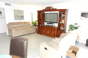 7 Greenway Village N, Royal Palm Beach, FL 33411 - Photo 8