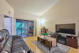 305 Harbour Pointe Way, Greenacres, FL 33413 - Photo 8