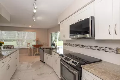 2811 SE Fairway W, Stuart, FL 34997 - Photo 14