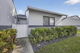 2641 Gately Dr W, West Palm Beach, FL 33415 - Photo 4