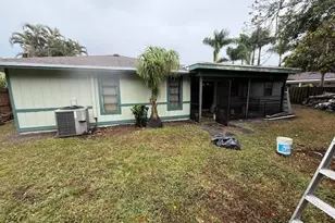 203 Canterbury Dr W, Riviera Beach, FL 33407 - Photo 26