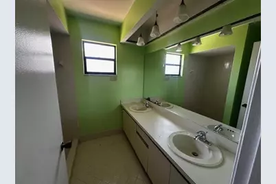 203 Canterbury Drive W, Riviera Beach, FL 33407 - Photo 16