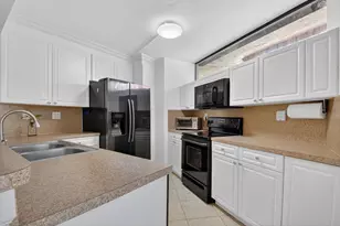 8057 Severn Dr, Boca Raton, FL 33433 - Photo 18