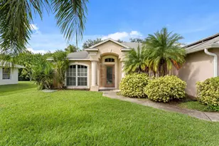 1874 SW Gemini Ln, Port Saint Lucie, FL 34984 - Photo 2