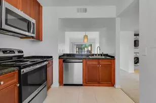 1025 Lake Shore Dr, Lake Park, FL 33403 - Photo 4