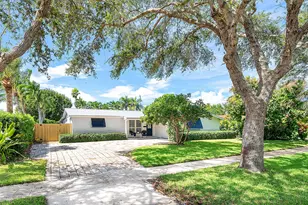 777 Lagoon Dr, North Palm Beach, FL 33408 - Photo 2