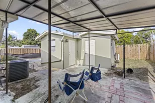3717 Pinewood Ave, West Palm Beach, FL 33407 - Photo 14