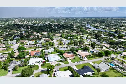1861 Caribbean Road W, Lake Clarke Shores, FL 33406 - Photo 18