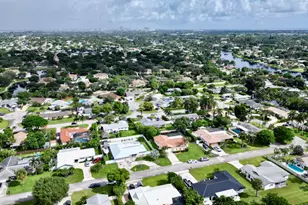 1861 Caribbean Rd W, Lake Clarke Shores, FL 33406 - Photo 18