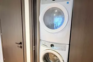 398 NE 5th St, Miami, FL 33132 - Photo 18