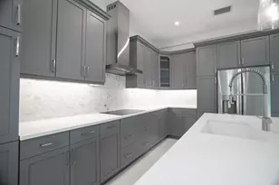 259 SE Via Bisento, Port Saint Lucie, FL 34952 - Photo 8