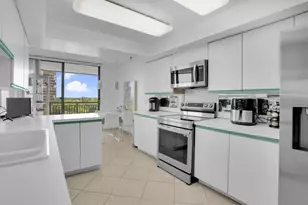 2427 Presidential Way, West Palm Beach, FL 33401 - Photo 10