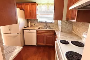 705 Lori Dr, Palm Springs, FL 33461 - Photo 8