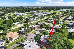 1458 N Lawnwood Cir, Fort Pierce, FL 34950 - Photo 2