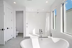 8258 Essex Country Clb Dr, Boca Raton, FL 33434 - Photo 46