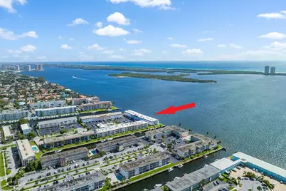 100 Shore Court, Unit #105, North Palm Beach, FL 33408 - Photo 2