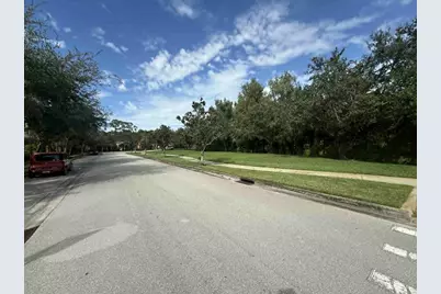 2527 SE Ruskin Drive, Port Saint Lucie, FL 34952 - Photo 8