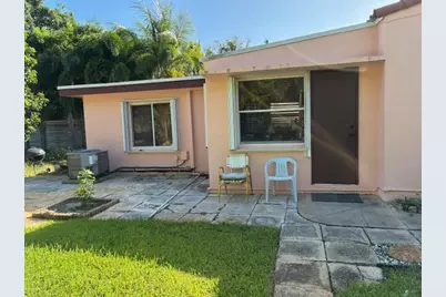 617 NE 8th Avenue, Boynton Beach, FL 33435 - Photo 2