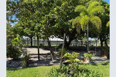 617 NE 8th Avenue, Boynton Beach, FL 33435 - Photo 10