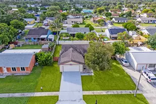 1403 Donwoods Ln, Royal Palm Beach, FL 33411 - Photo 40
