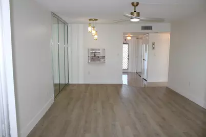 8130 Sunrise Lakes Boulevard, Unit #211, Sunrise, FL 33322 - Photo 10