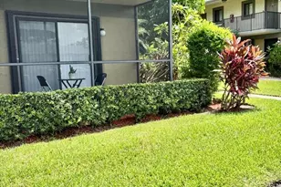 610 Trace Cir, Deerfield Beach, FL 33441 - Photo 2