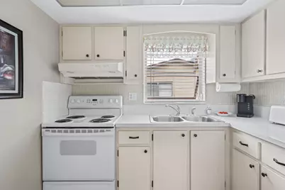 2822 Crosley Drive W, Unit #B, West Palm Beach, FL 33415 - Photo 10