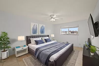 715 Lori Drive, Unit #307, Palm Springs, FL 33461 - Photo 4