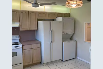 570 Laconia Circle, Lake Worth, FL 33467 - Photo 6