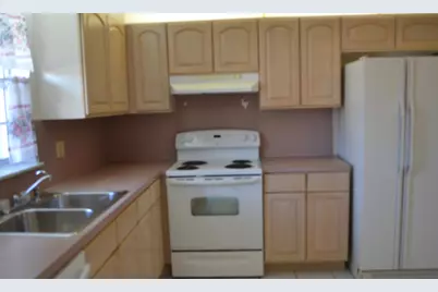 570 Laconia Circle, Lake Worth, FL 33467 - Photo 4