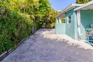 906 N A St, Lake Worth Beach, FL 33460 - Photo 8