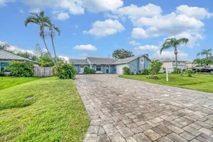 2718 SE Buccaneer Cir, Port Saint Lucie, FL 34952 - Photo 2