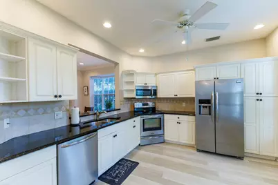 812 Carolina Circle SW, Vero Beach, FL 32962 - Photo 14