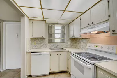 1638 Embassy Drive, Unit #208, West Palm Beach, FL 33401 - Photo 12