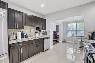 7451 NW 21st St, Sunrise, FL 33313 - Photo 8