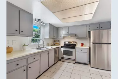 101 N Sequoia Drive, West Palm Beach, FL 33409 - Photo 14