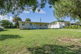 563 4th Pl SW, Vero Beach, FL 32962 - Photo 2