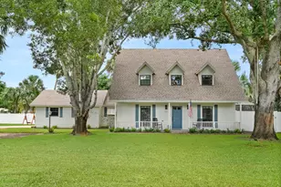217 SE Oriole Ave, Stuart, FL 34996 - Photo 1