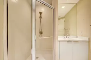 2640 Lake Shore Dr, Riviera Beach, FL 33404 - Photo 36